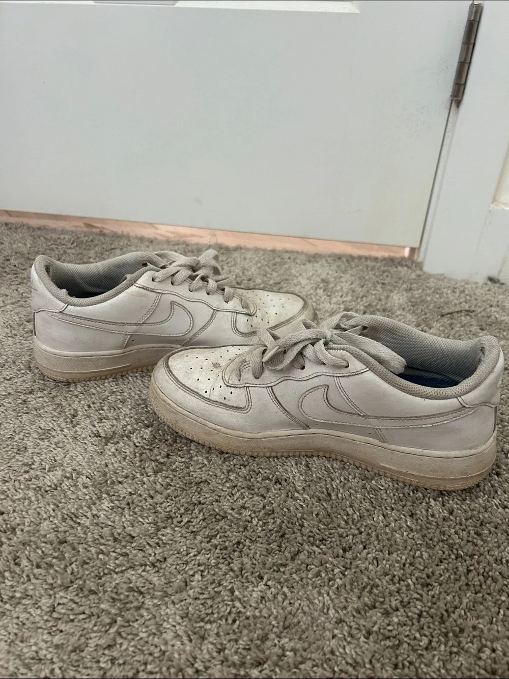 Nike Off-White/Tan Low-Top Sneakers